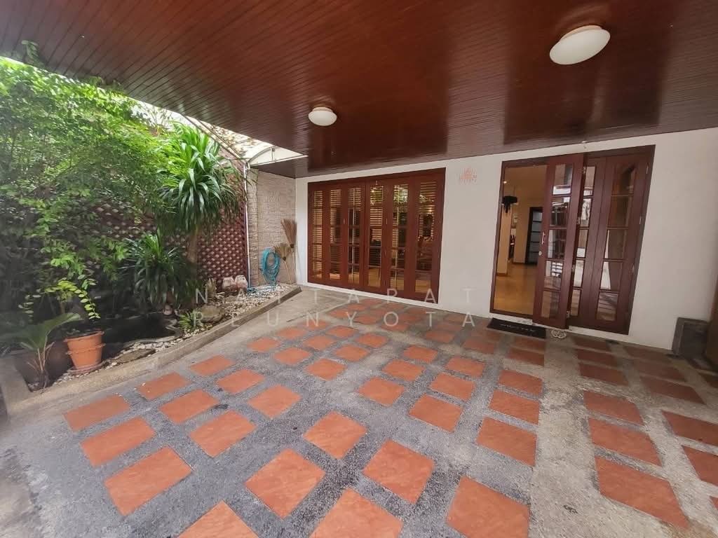 Townhouse in Bangkok, Krung Thep Maha Nakhon, Thailand 1 - 18262437