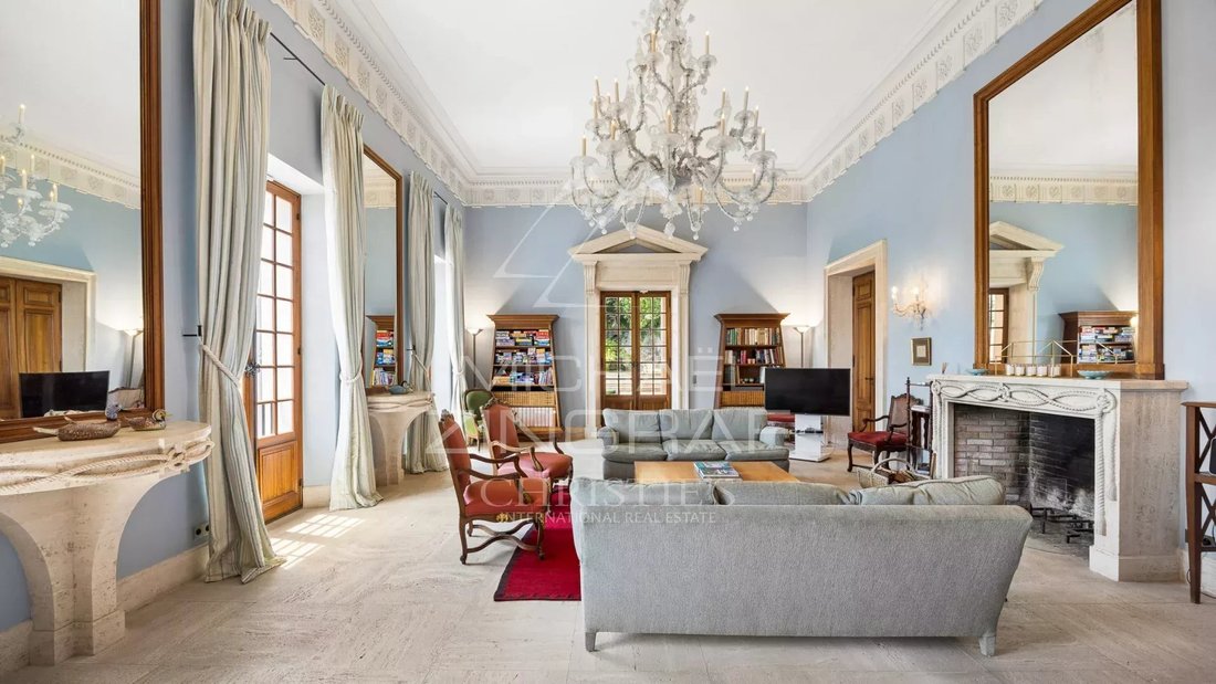 Estate in Grasse, Provence-Alpes-Côte d'Azur, France 5 - 11555262