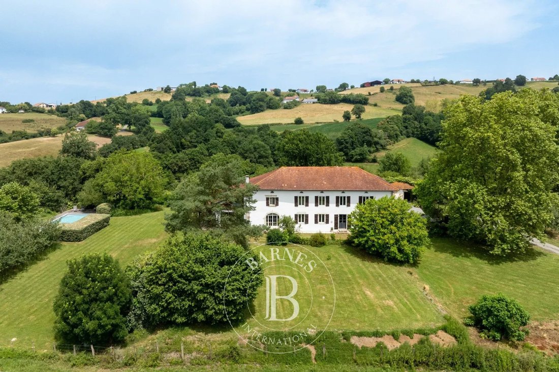 Estate in Bardos, Nouvelle-Aquitaine, France 2 - 18262265