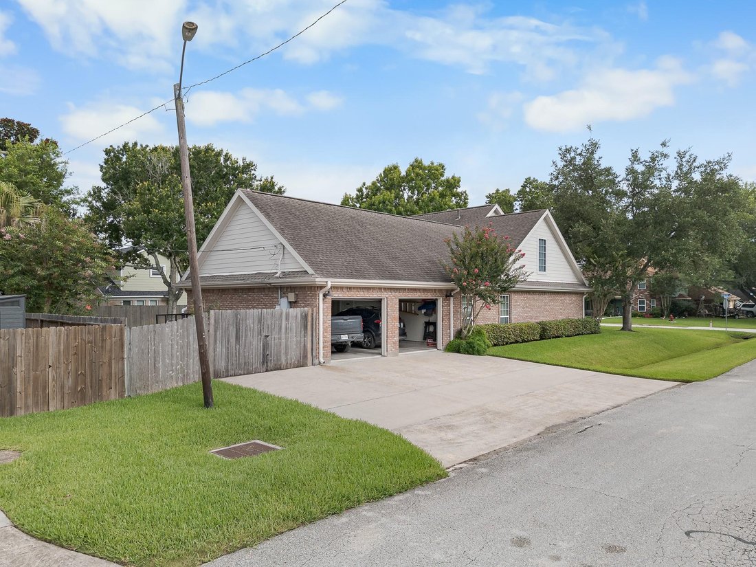 House in Dickinson, Texas, United States 5 - 18217129