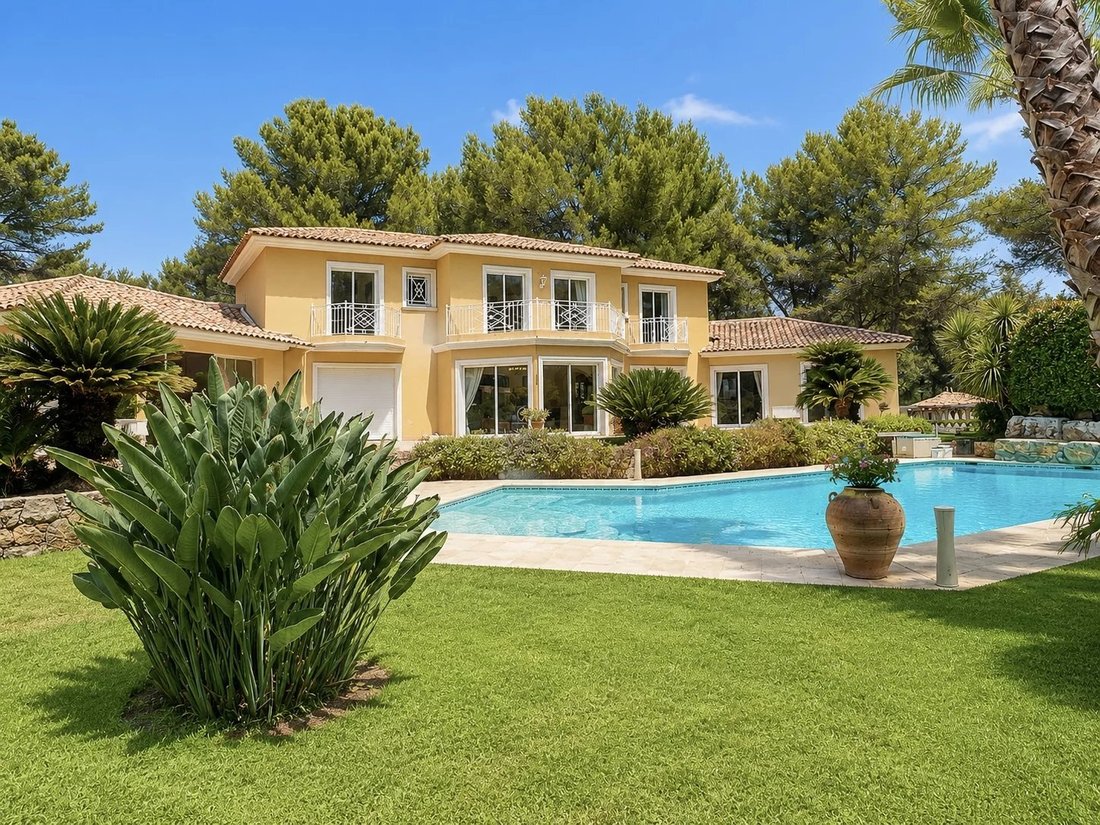 Villa in Mougins, Provence-Alpes-Côte d'Azur, France 1 - 18258676