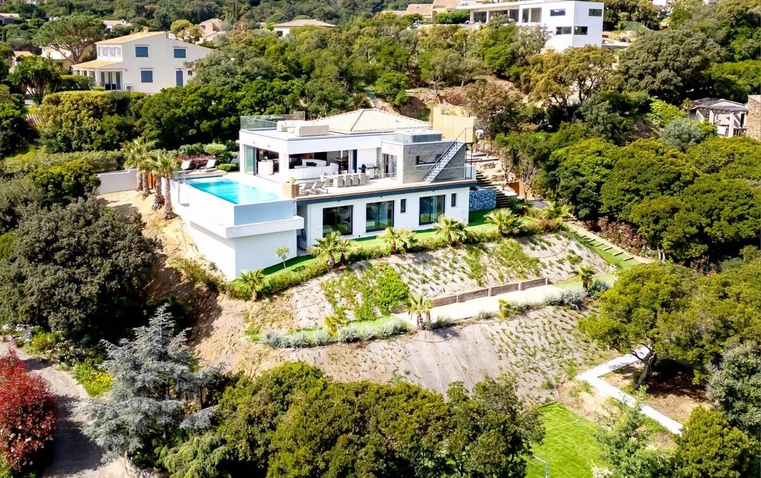 Villa in Nord, Cavalaire-sur-Mer, France 2 - 18262153