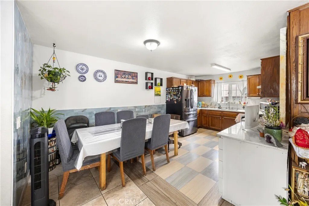 Los Angeles, California, United States 5 - 18264913