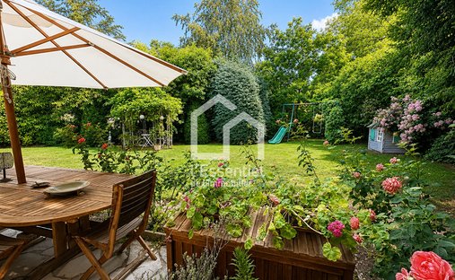 House in Napoleon, Maisons-Laffitte, France 1