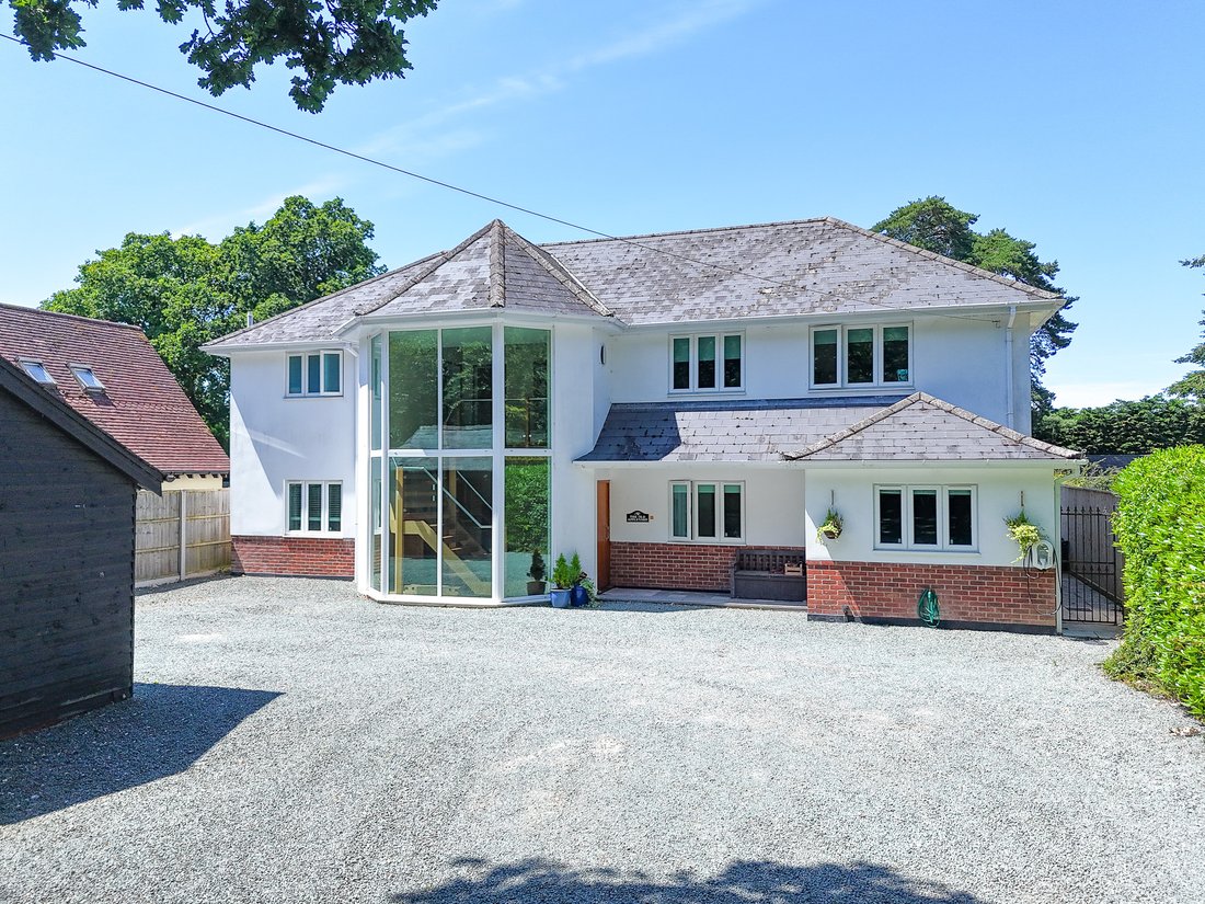 Haus in Highcliffe, England 1 - 18265406
