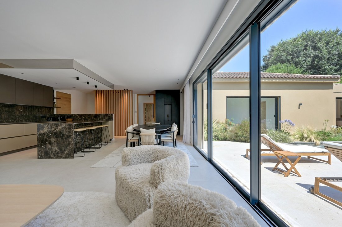Maison à Le Tholonet, Provence-Alpes-Côte d'Azur, France 4 - 18266047