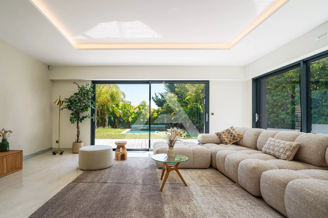 Villa in Saint-Jean-Cap-Ferrat, Provence-Alpes-Côte d'Azur, France 3 - 13739677
