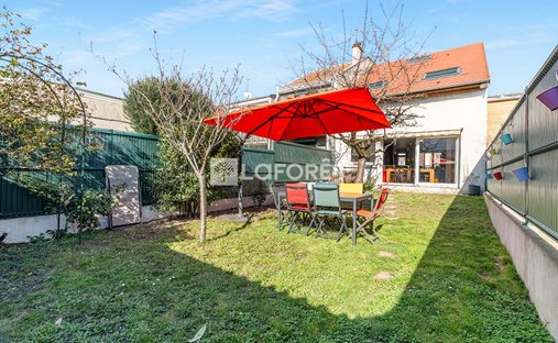 Villa in Centre, Nanterre, France 1