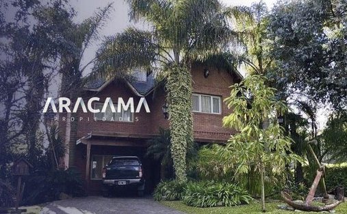 House in Esteban Echeverría, Buenos Aires Province, Argentina 1