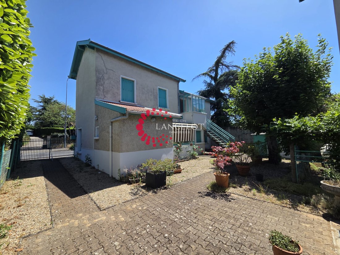 House in Sainte-Foy-lès-Lyon, Auvergne-Rhône-Alpes, France 3 - 18261366