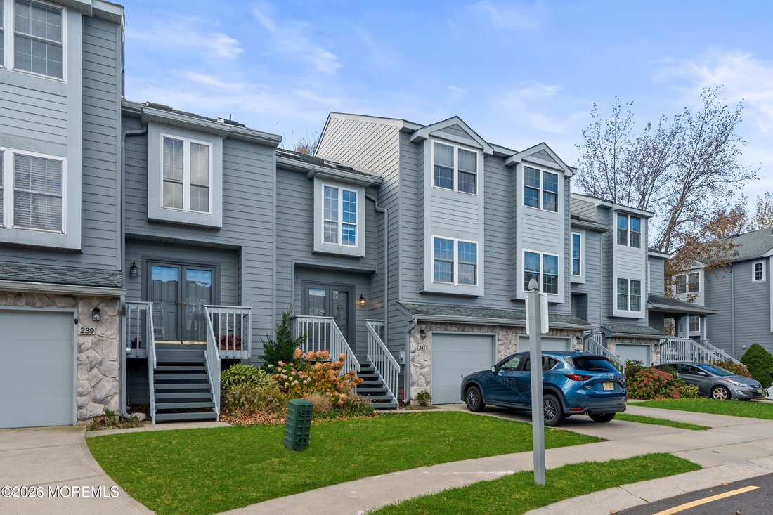 Condo in Neptune Township, New Jersey, United States 4 - 18263402