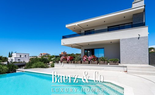 Villa in Primosten, Sibenik-Knin County, Croatia 1