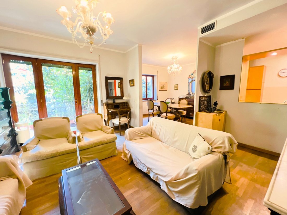 Apartment in Vomero, Naples, Campania 2 - 18265451