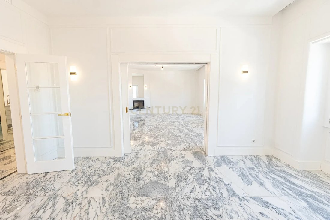 Apartment in Arroios, Lisbon, Portugal 2 - 18261602