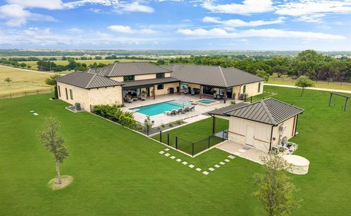 House in Cleburne, Texas, United States 1
