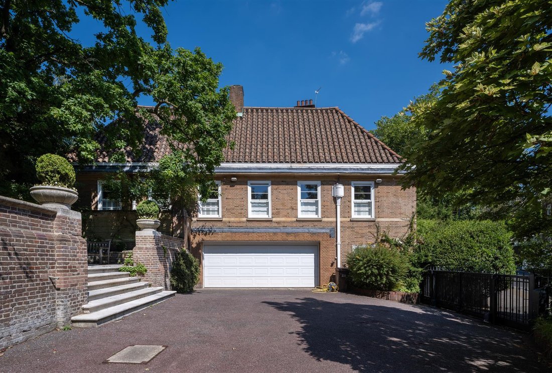 House in Hampstead, Camden, England 3 - 18265376