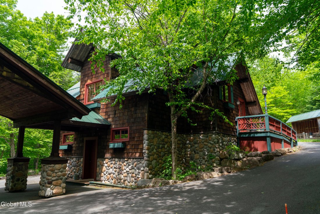 House in Johnsburg, New York, United States 3 - 18260202