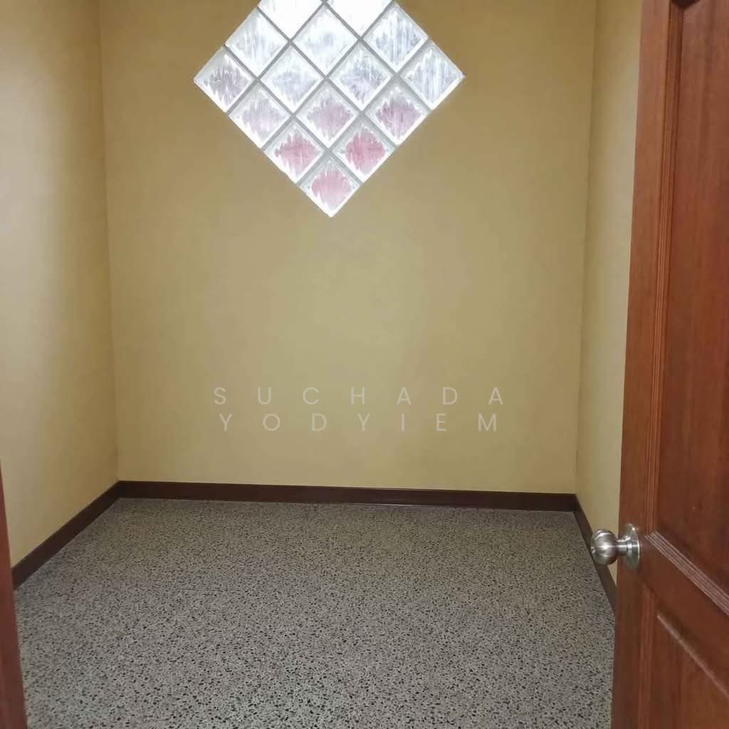 Townhouse in Samsen Nai, Bangkok, Thailand 2 - 18262090