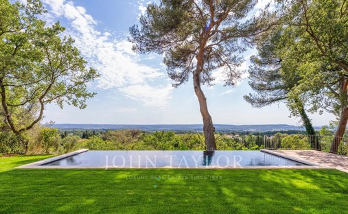 Estate in Granettes-Jauberte-Sainte Anne, Aix-en-Provence, France 1