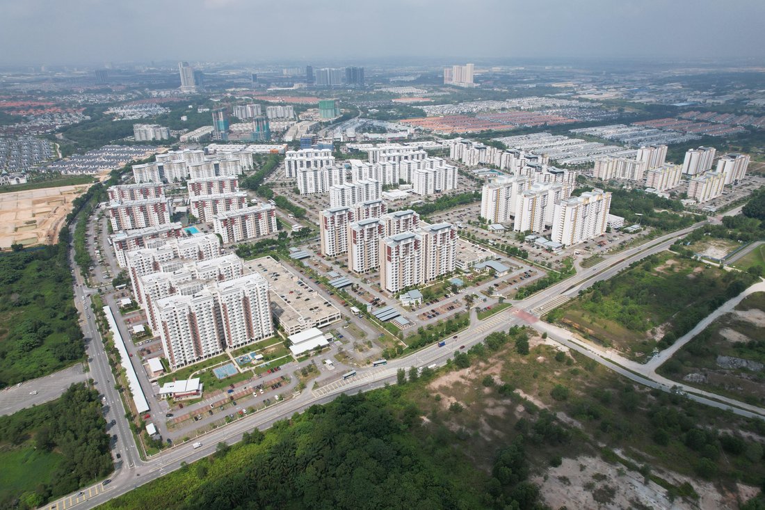 Shah Alam, Selangor, Malaysia 5 - 18260727