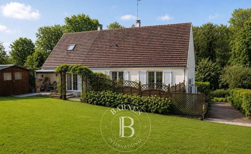 Haus in Morienval, Nordfrankreich, Frankreich 1