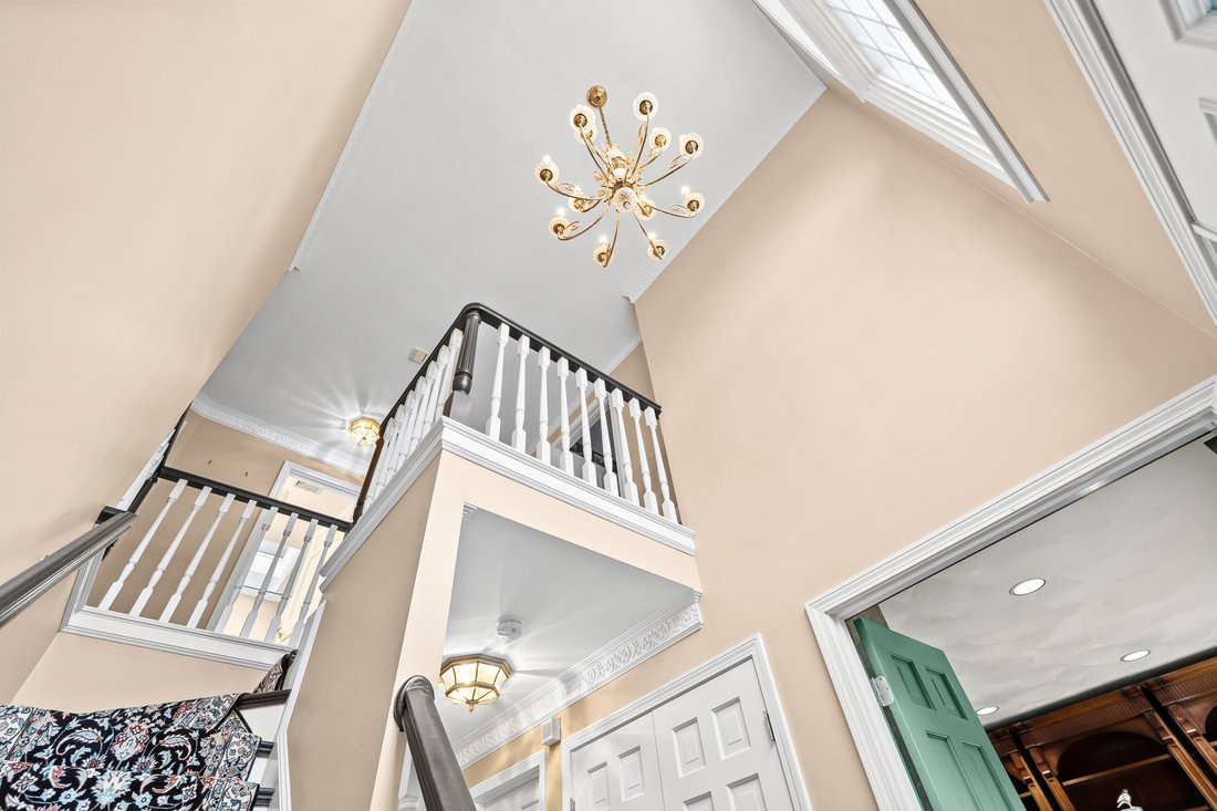House in Saugus, Massachusetts, United States 4 - 18262406