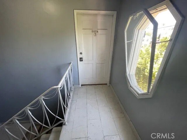 Los Angeles, California, United States 5 - 18265586