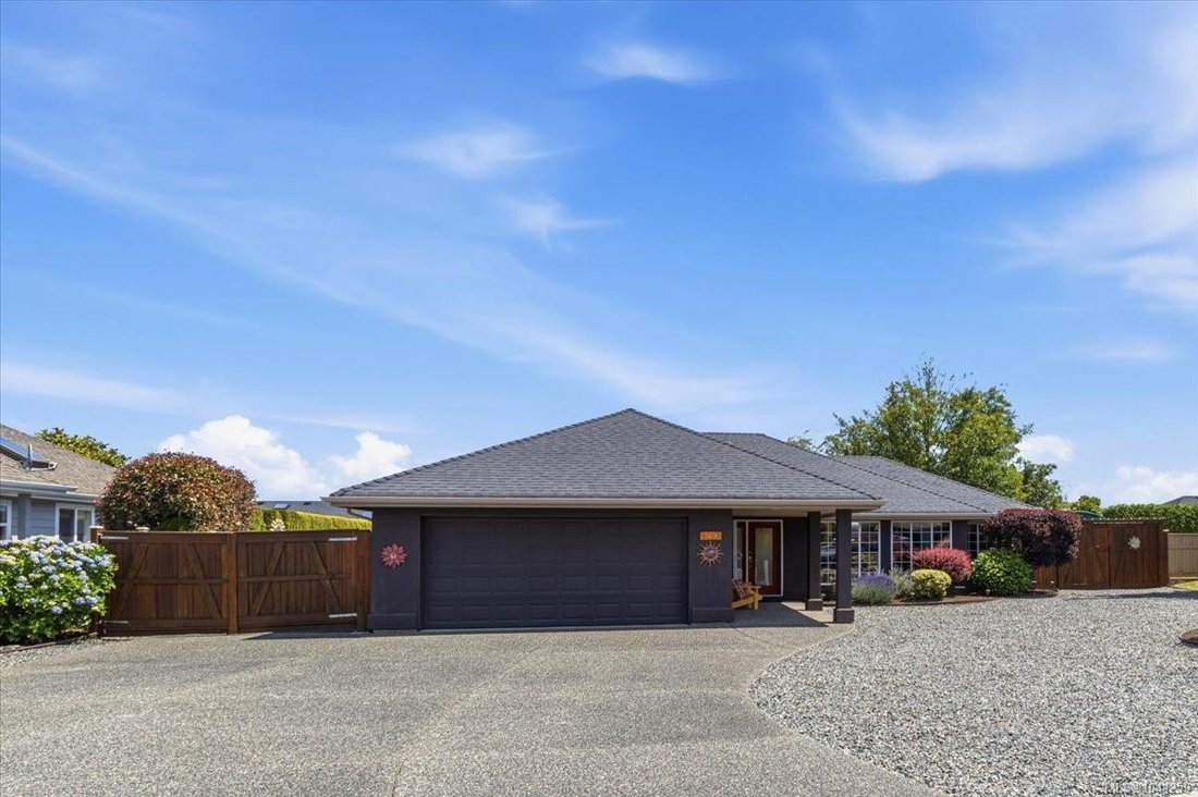 House in Qualicum Beach, British Columbia, Canada 2 - 18266193