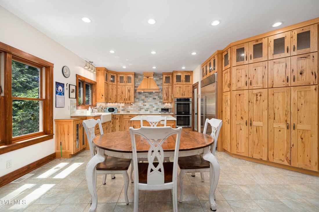 House in Roan Mountain, Tennessee, United States 2 - 18263138