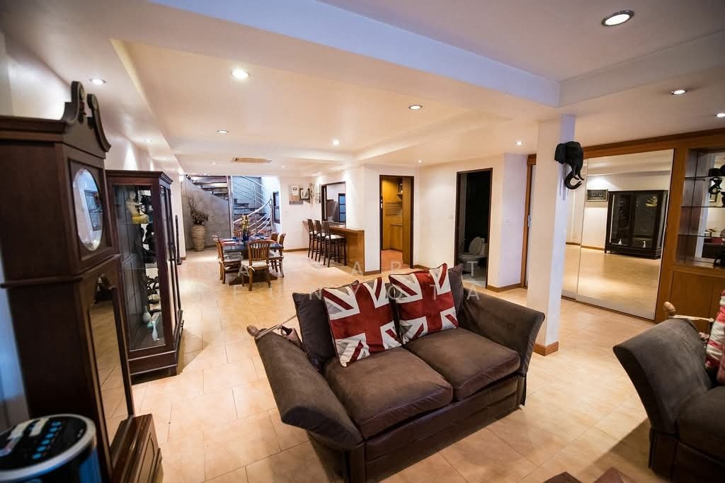 Townhouse in Bangkok, Krung Thep Maha Nakhon, Thailand 3 - 18262437