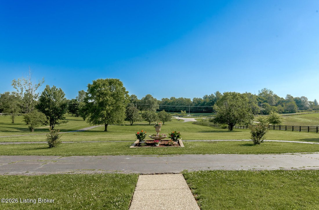 Farm Ranch in Shelbyville, Kentucky, United States 4 - 18261037