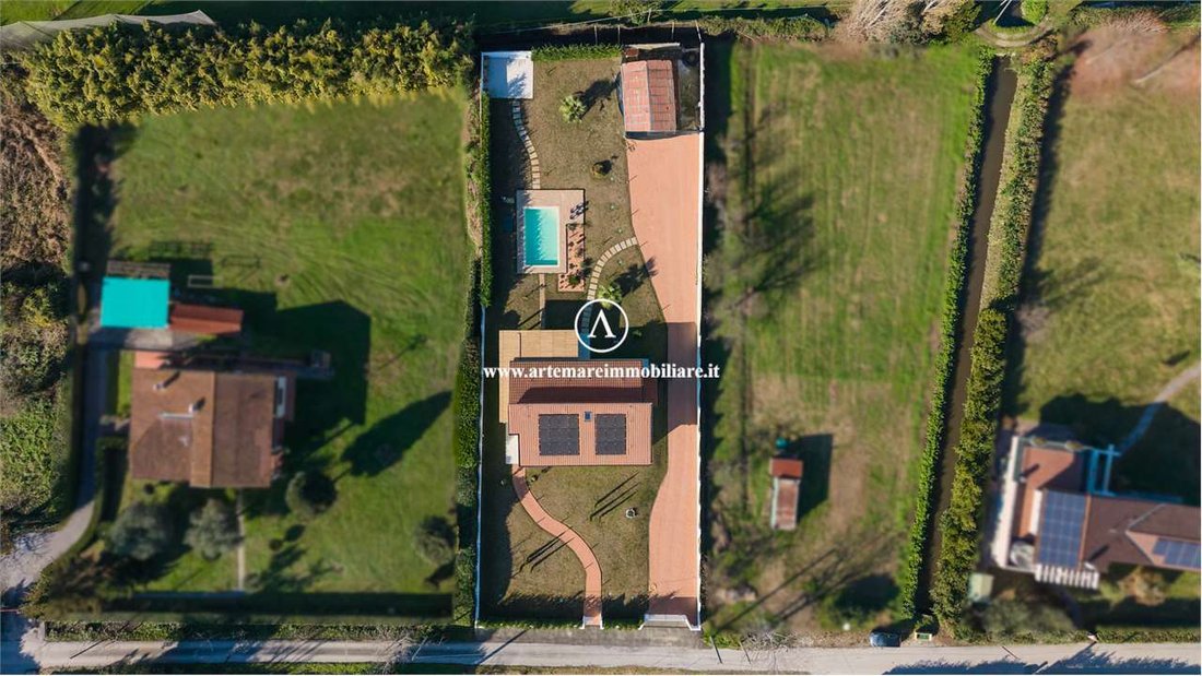 Villa in Pietrasanta, Tuscany, Italy 5 - 17051130