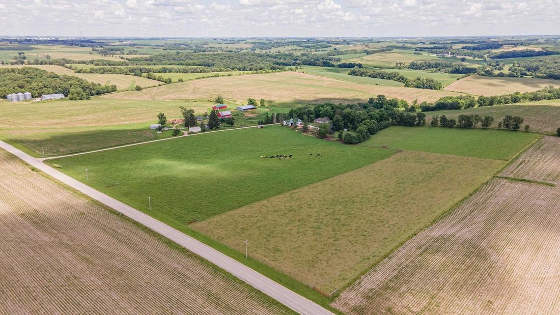 House in Cuba City, Wisconsin, United States 1 - 18260357