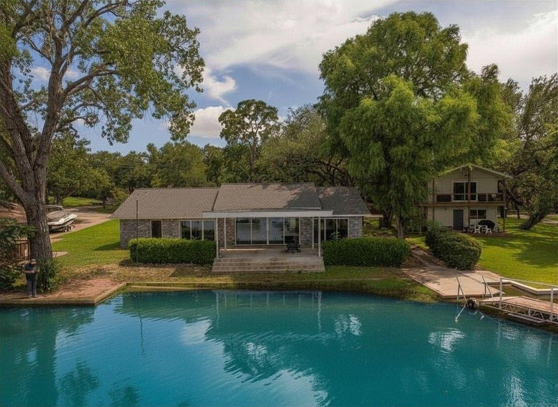 House in Buchanan Dam, Texas, United States 1 - 16589003