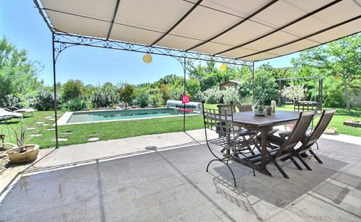 Villa in Vacquieres, Occitania, France 1