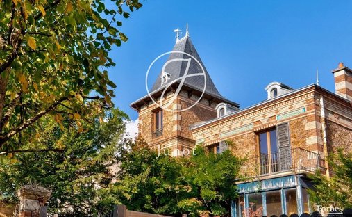 House in Saint-Cloud, Ile-de-France, France 1