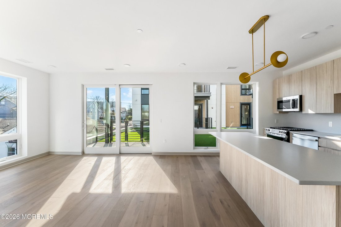 Condo in Long Branch, New Jersey, United States 1 - 18265407