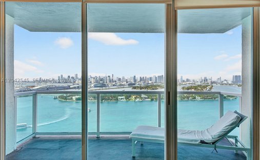 Condo in Miami Beach, Florida, United States 1