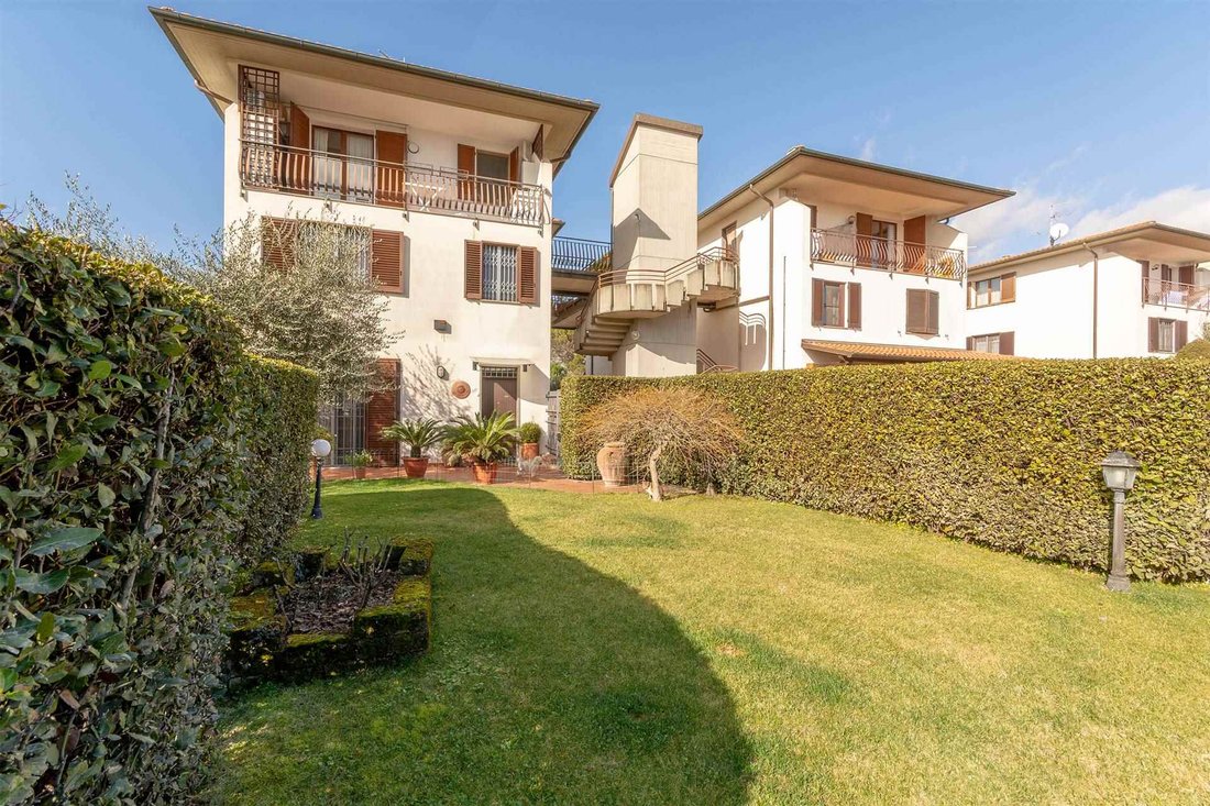 Maison de ville à Capalle-La Villa-Esselunga, Campi Bisenzio, Toscane 1 - 18266235