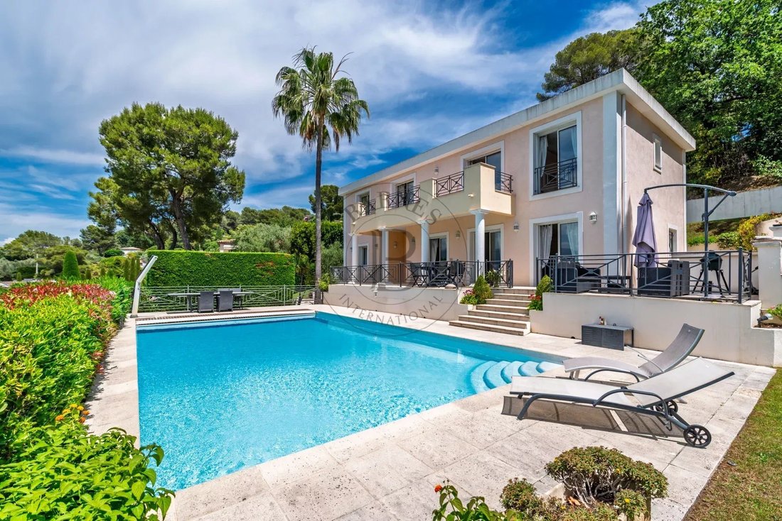 Villa in Mougins, Provence-Alpes-Côte d'Azur, France 2 - 18260255