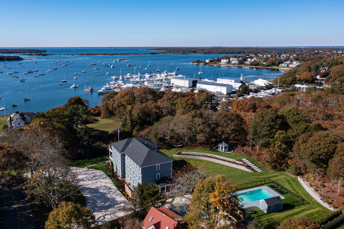 House in Bourne, Massachusetts, United States 1 - 18260140