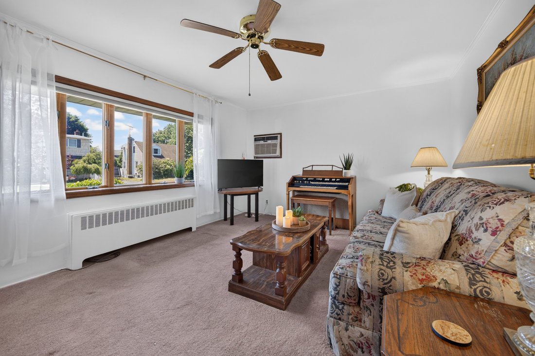 House in Hicksville, New York, United States 5 - 18262899