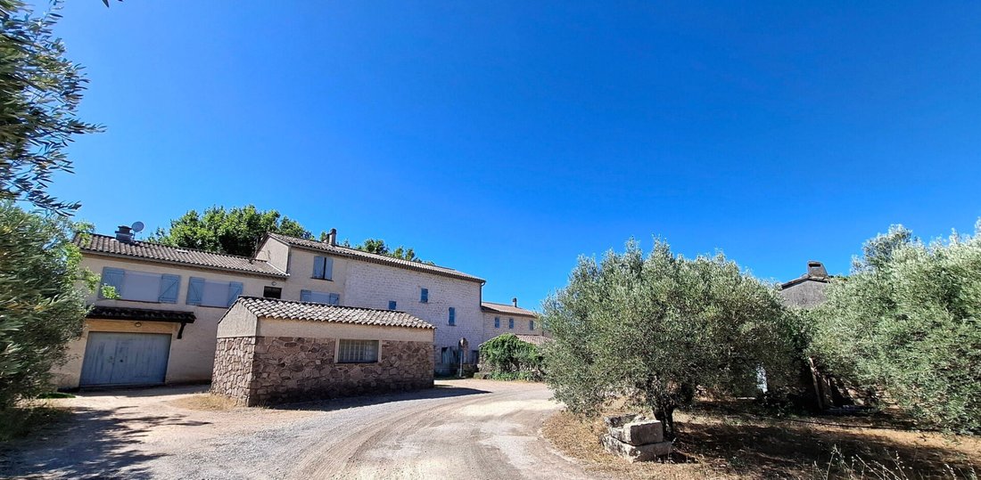 Villa in Cuers, Provence-Alpes-Côte d'Azur, France 2 - 18266543