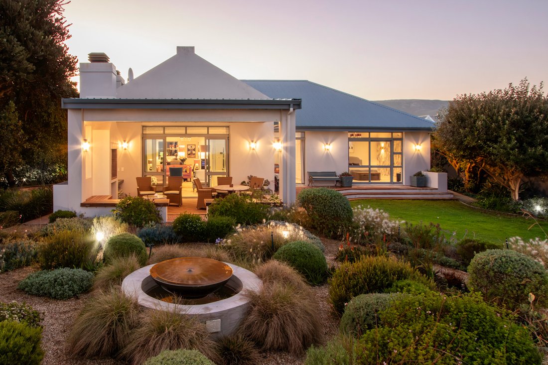 House in Overstrand Local Municipality, Western Cape, South Africa 1 - 15643267