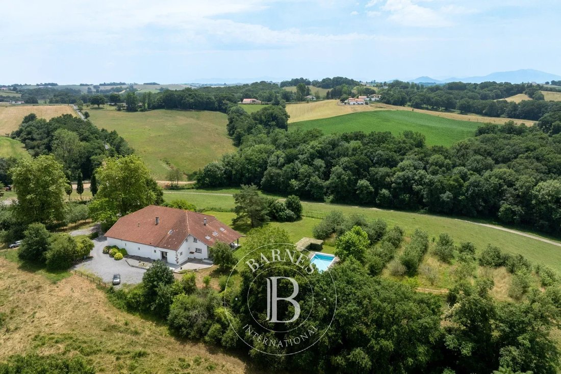 Estate in Bardos, Nouvelle-Aquitaine, France 3 - 18262265