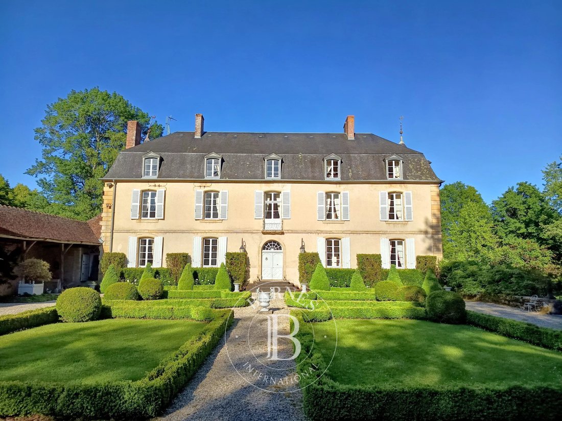 Castle in Bona, Bourgogne – Franche-Comté, France 4 - 18262227