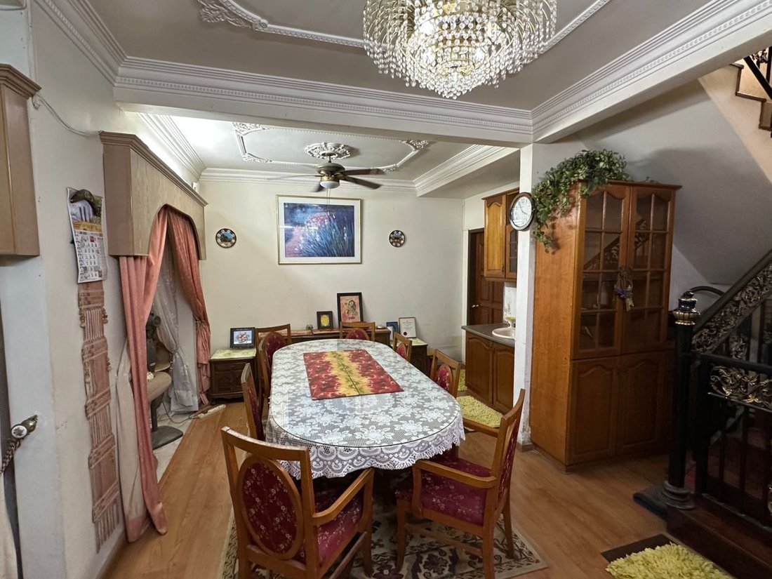 Petaling Jaya, Selangor, Malaysia 5 - 18260661