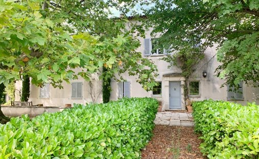 Villa in Caumont-sur-Durance, Provence-Alpes-Côte d'Azur, France 1