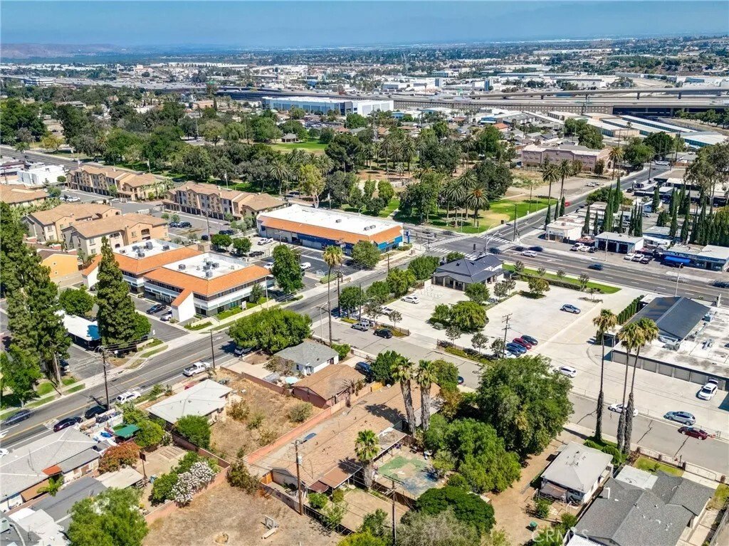 Corona, California, United States 3 - 18184931