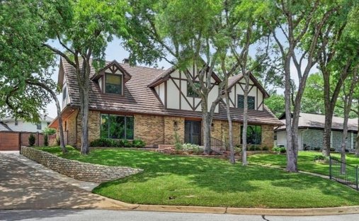 House in Arlington, Texas, United States 1